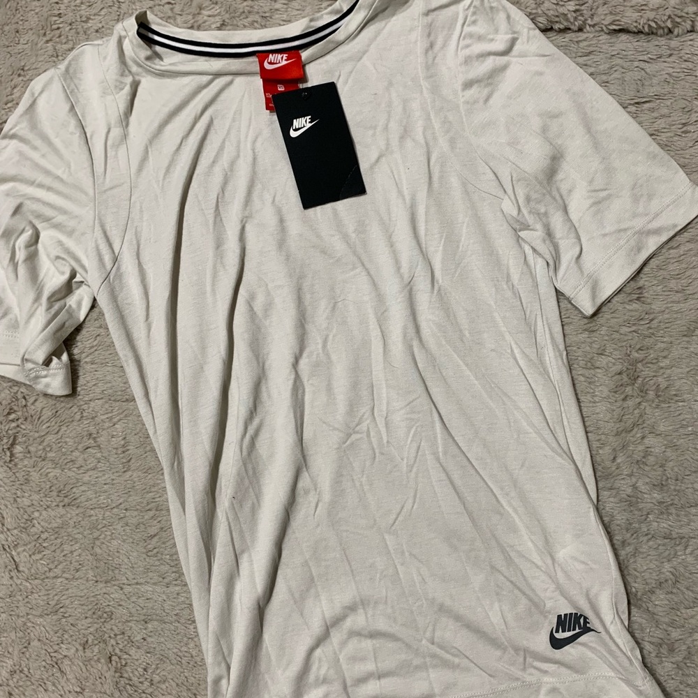 Nike tee